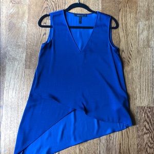 BCBG MAXAZRIA blue v neck asymmetrical blouse